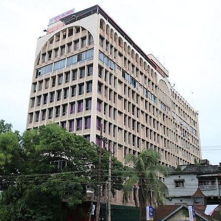 Hotel Rajmahal Guwahati Dış mekan fotoğraf