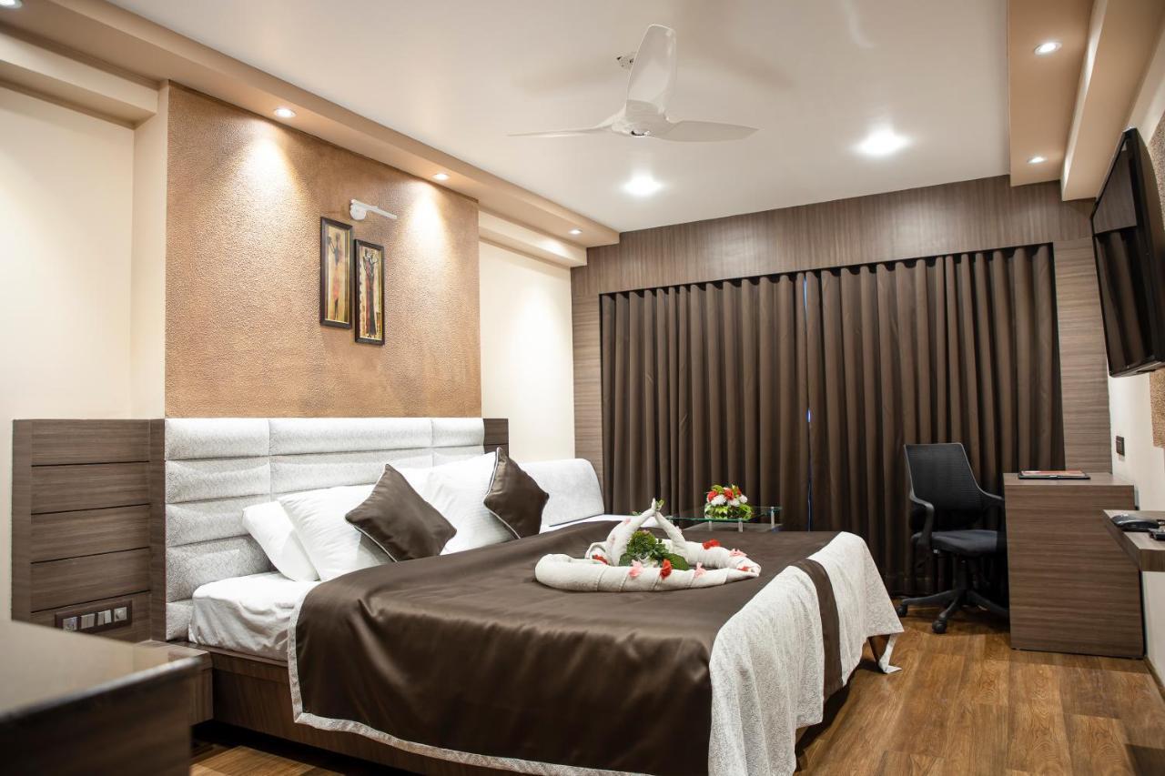 Hotel Rajmahal Guwahati Dış mekan fotoğraf