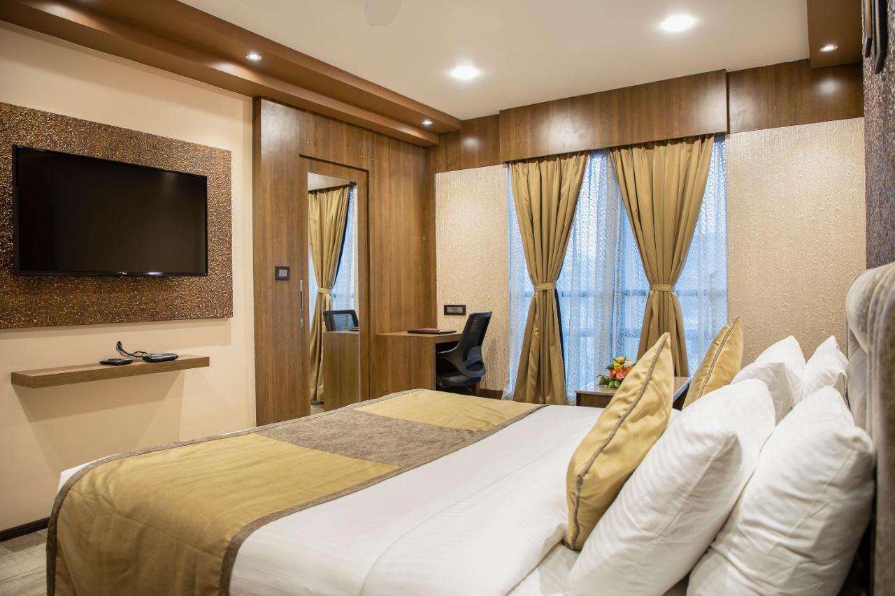 Hotel Rajmahal Guwahati Dış mekan fotoğraf