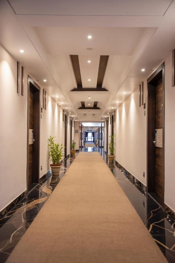 Hotel Rajmahal Guwahati Dış mekan fotoğraf