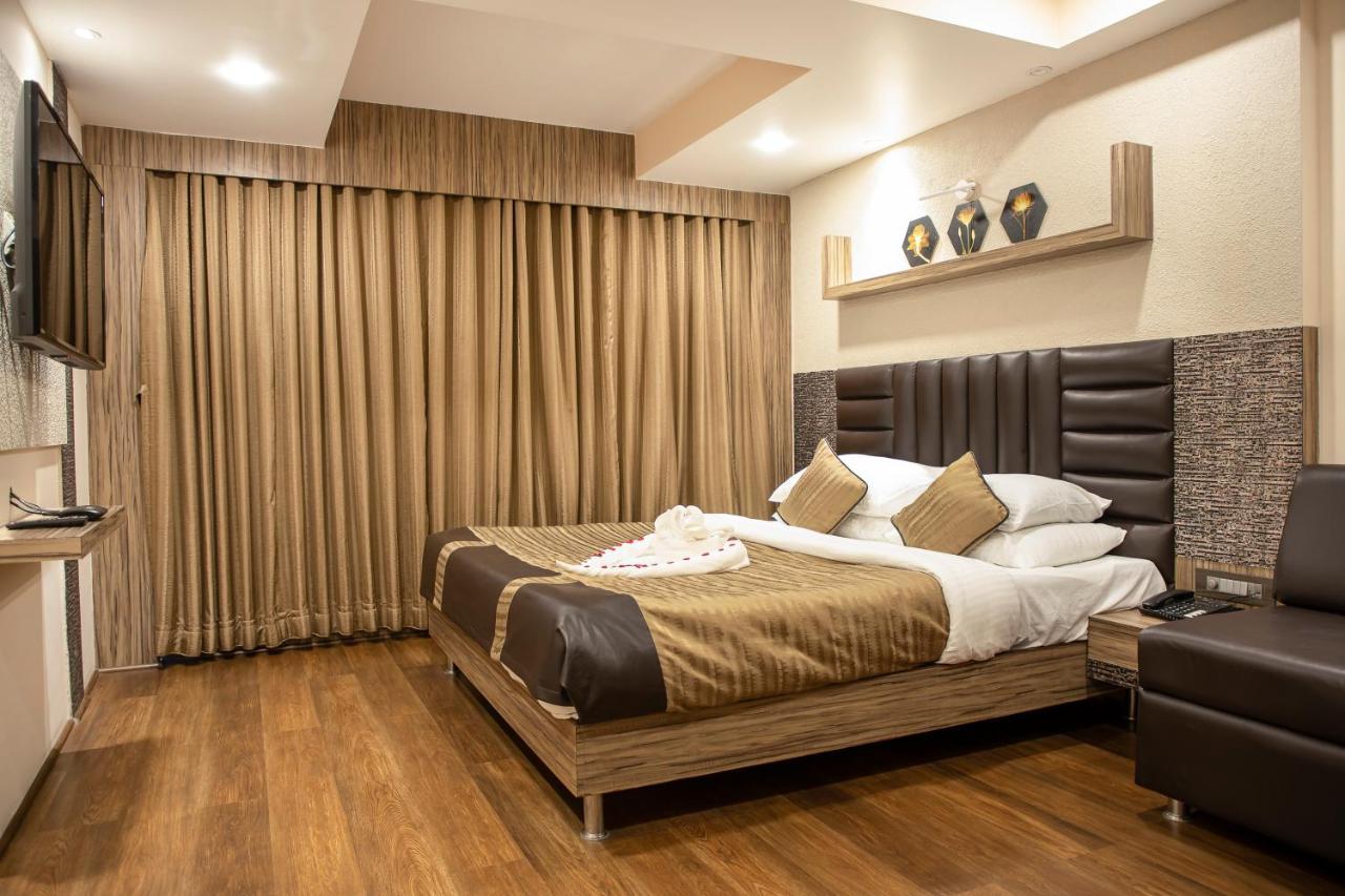 Hotel Rajmahal Guwahati Dış mekan fotoğraf