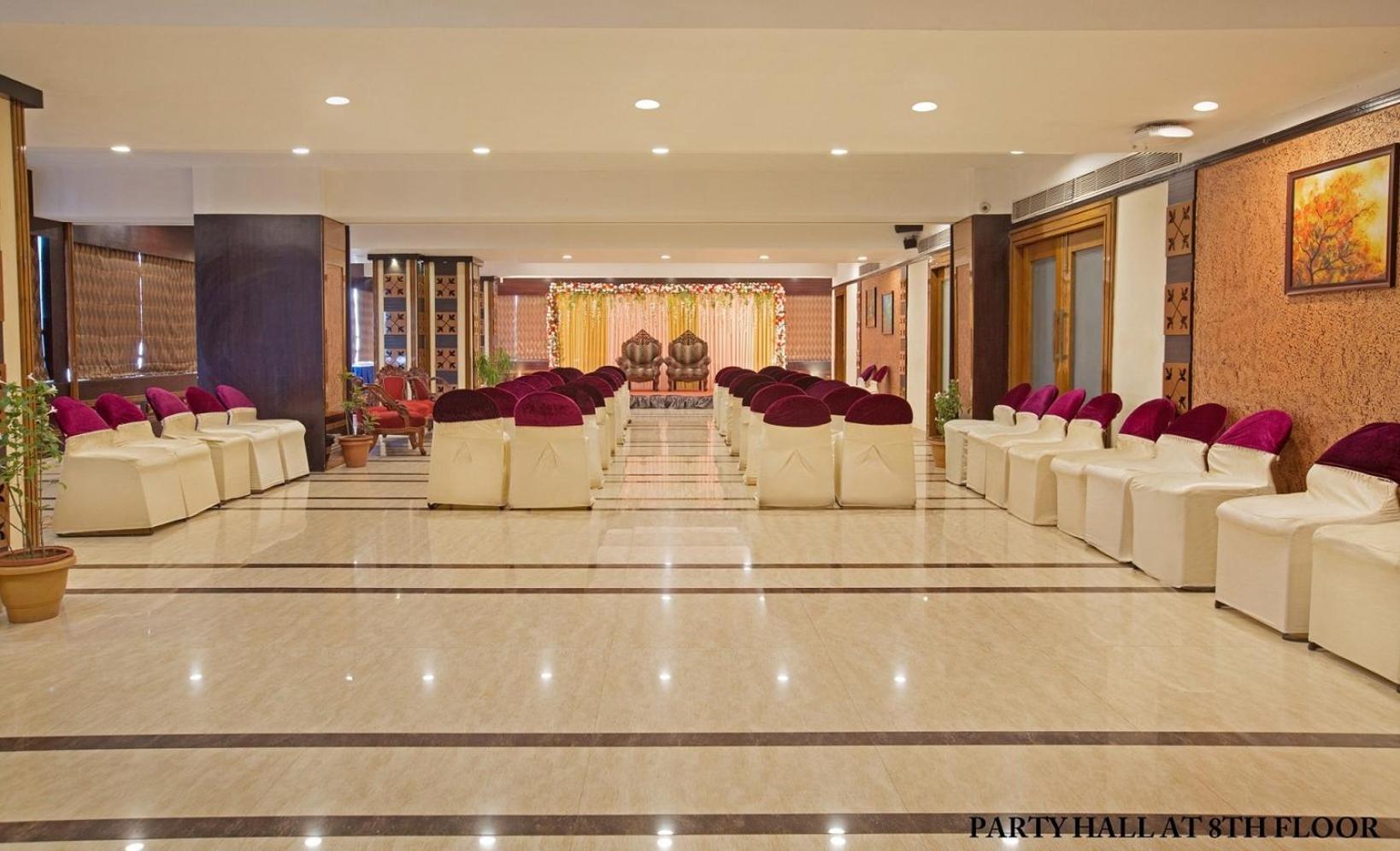 Hotel Rajmahal Guwahati Dış mekan fotoğraf