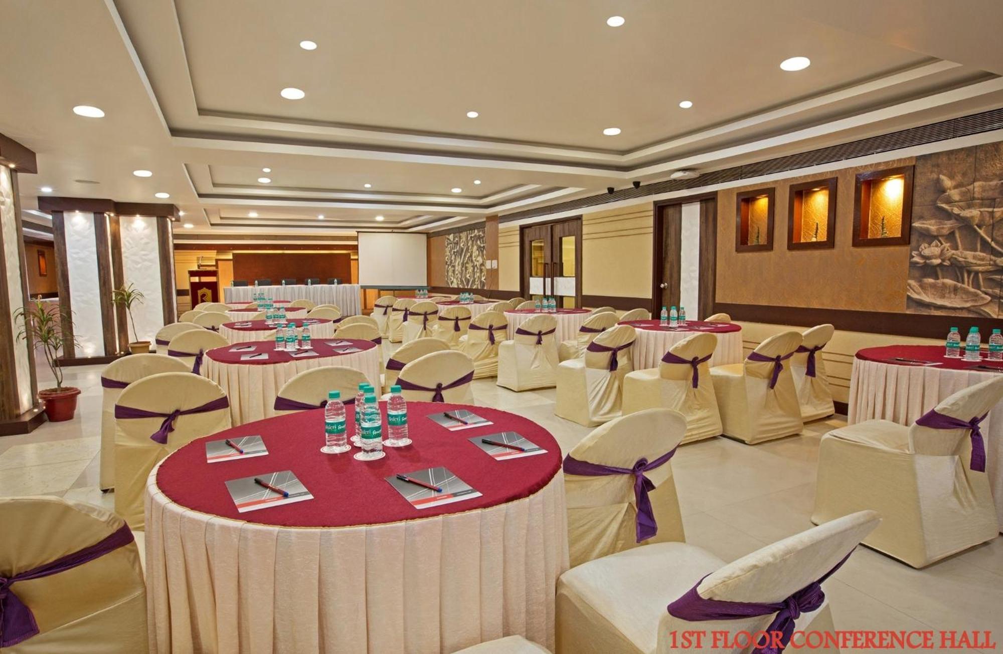 Hotel Rajmahal Guwahati Dış mekan fotoğraf