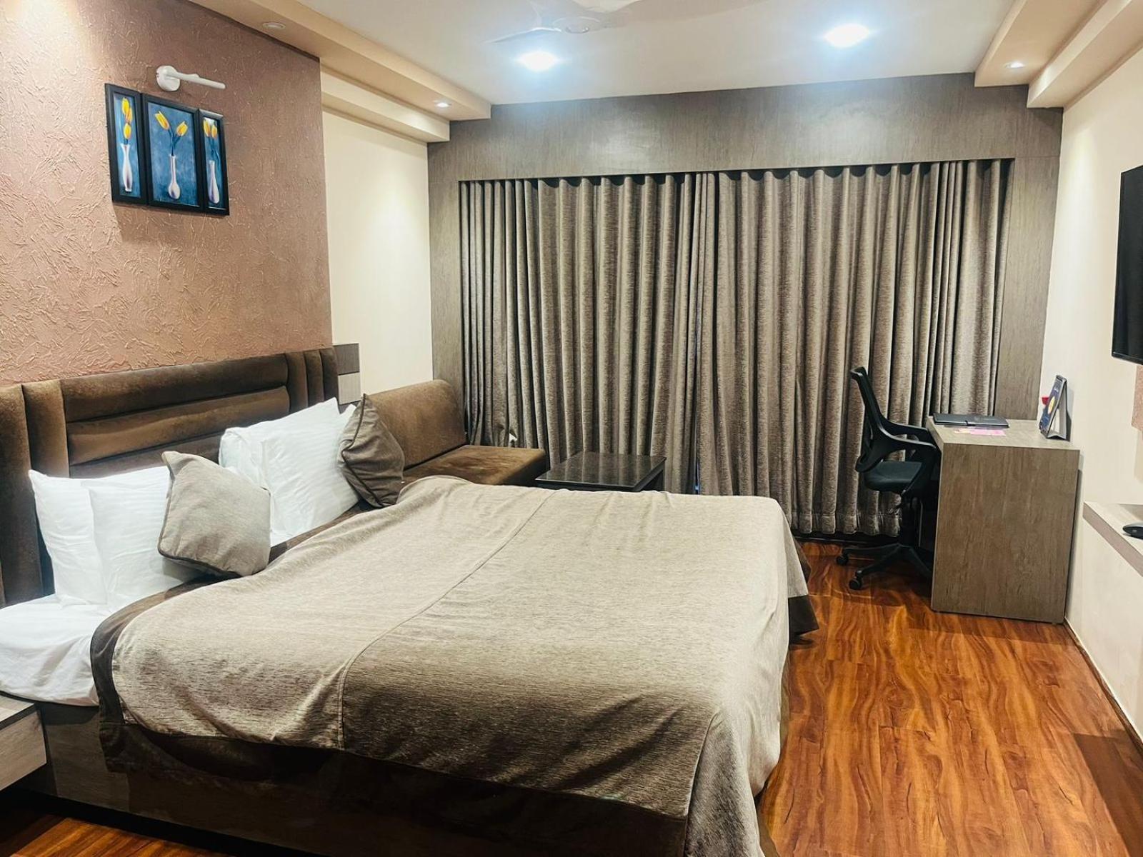 Hotel Rajmahal Guwahati Dış mekan fotoğraf