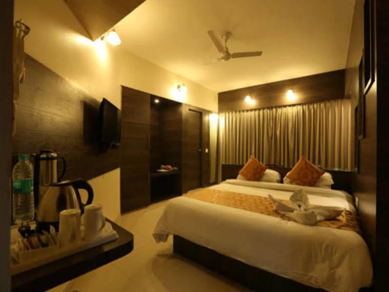 Hotel Rajmahal Guwahati Dış mekan fotoğraf